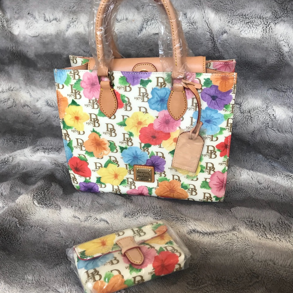 NWT rare print Dooney & Bourke purse and wallet